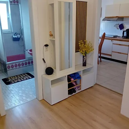 Hristian Apartment *