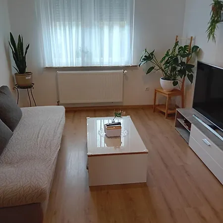Hristian Apartment *